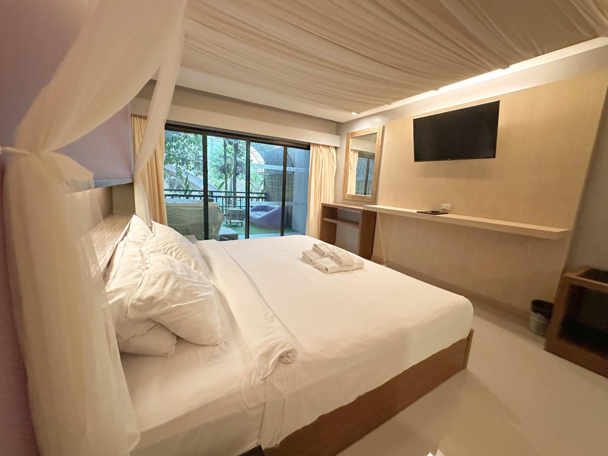 Phuvaree Resort Patong Екстериор снимка