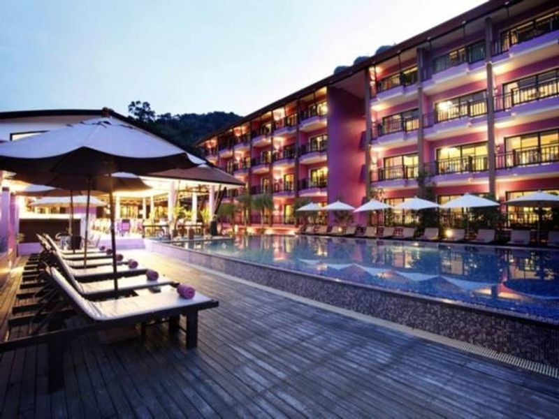 Phuvaree Resort Patong Екстериор снимка