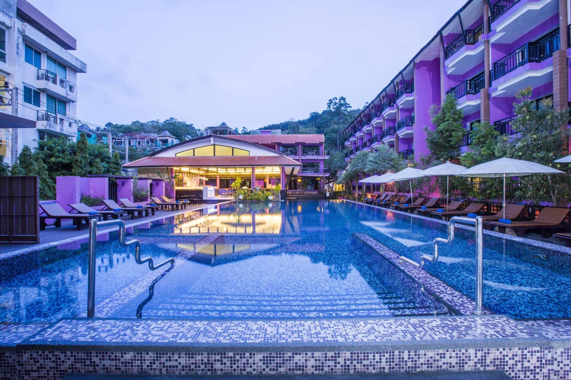 Phuvaree Resort Patong Екстериор снимка